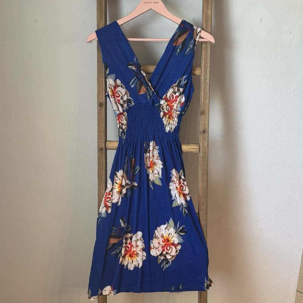 New Blue Women’s Floral sleeveless mini dress size XXL
Fits size 14 - Picture 4 of 7